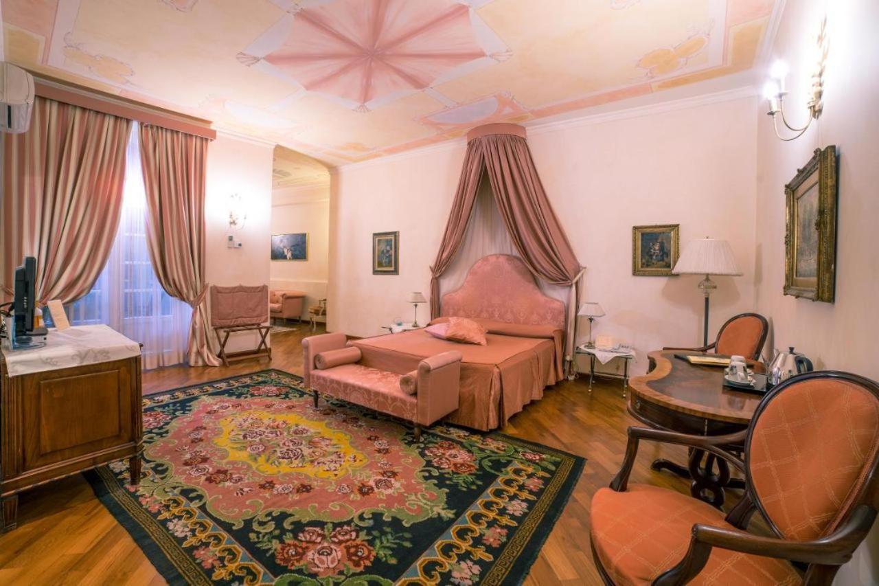 Palazzo Finati Bed & Breakfast Alba  Exterior foto