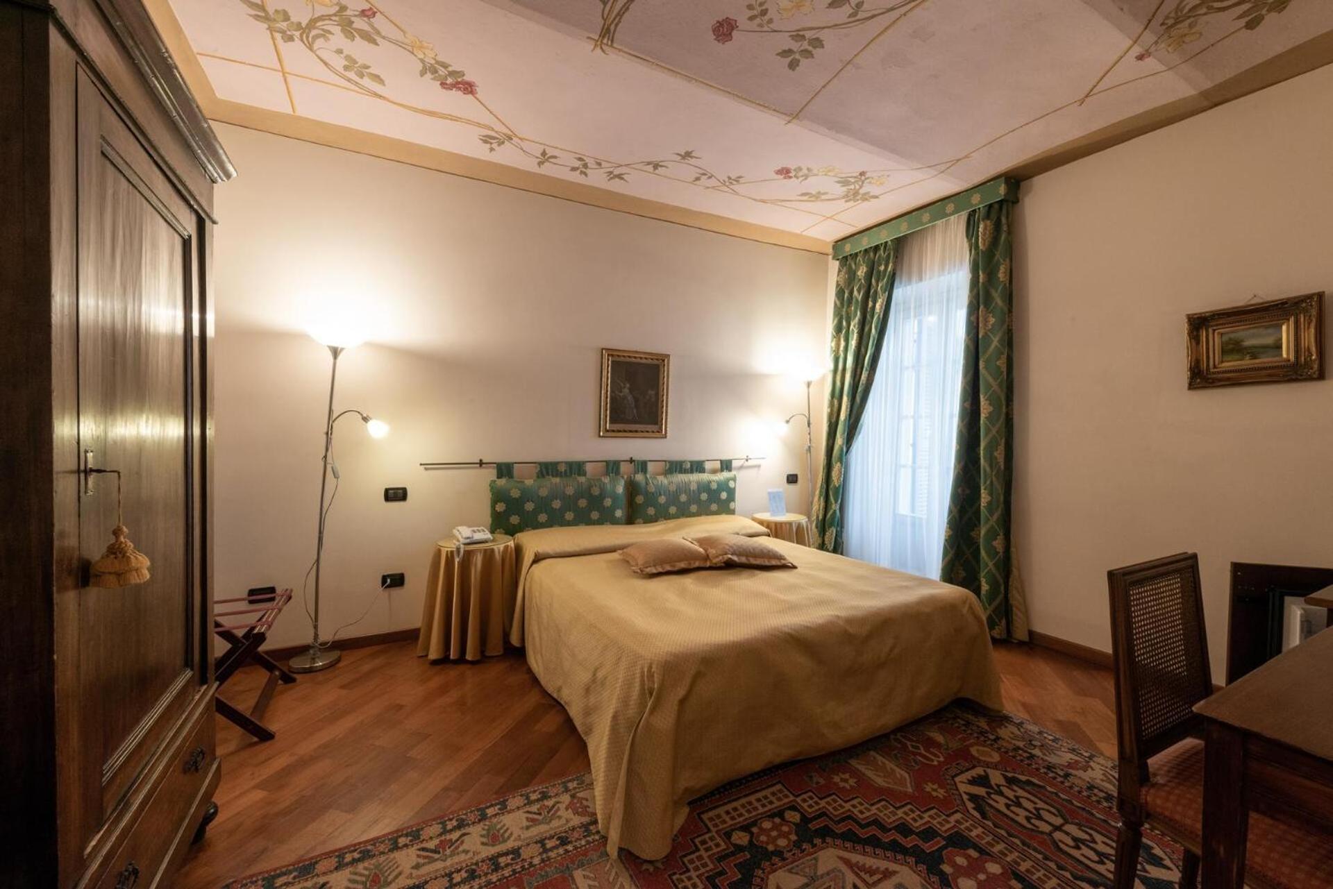 Palazzo Finati Bed & Breakfast Alba  Exterior foto