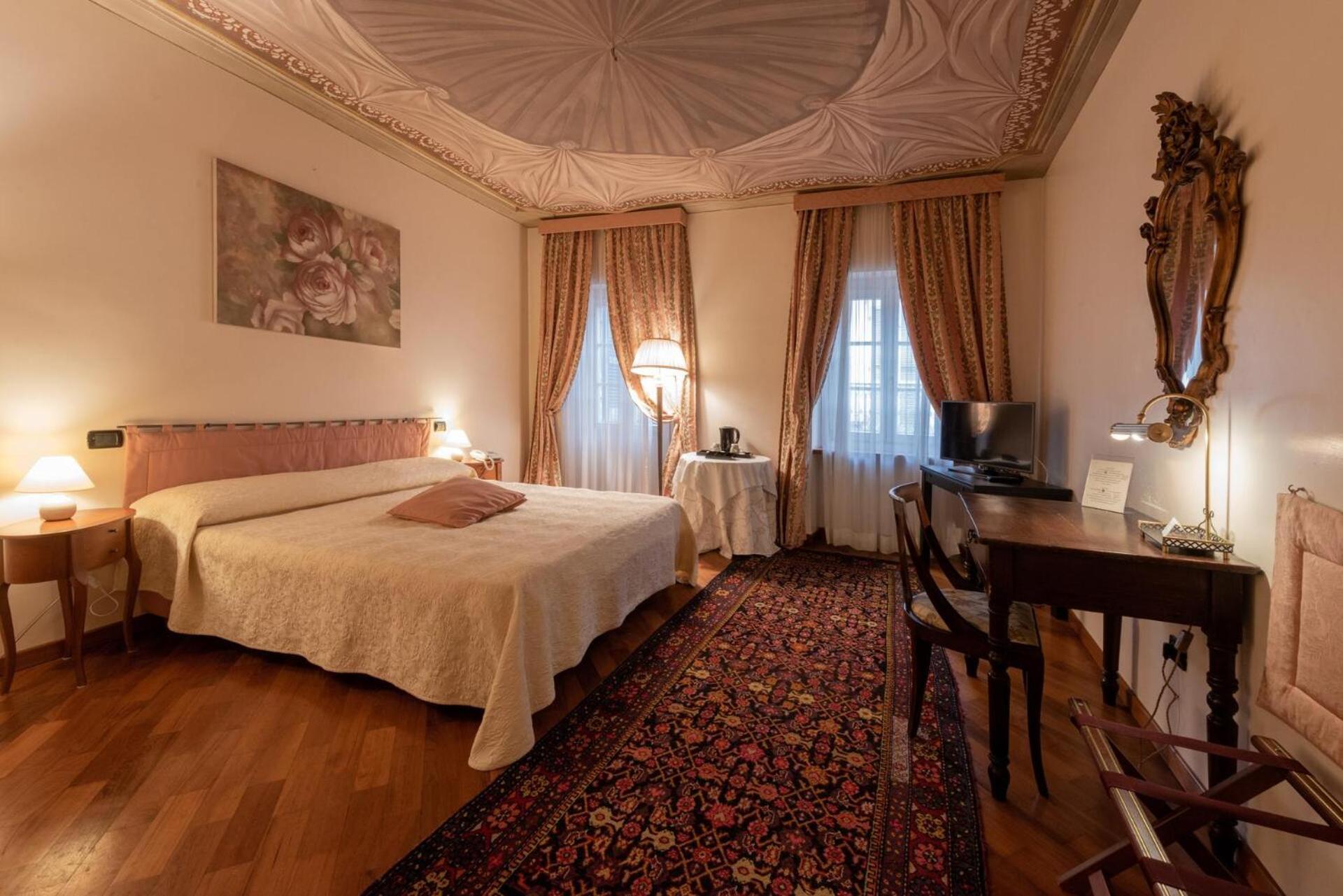 Palazzo Finati Bed & Breakfast Alba  Exterior foto