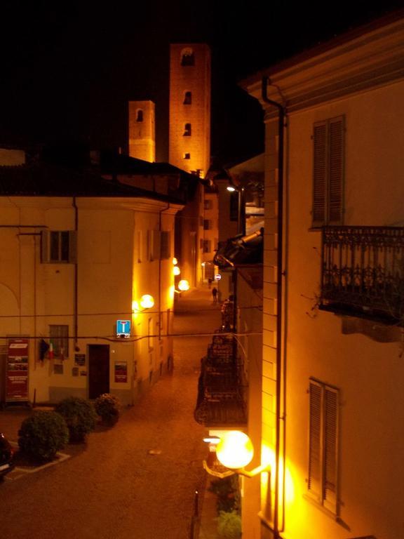 Palazzo Finati Bed & Breakfast Alba  Exterior foto