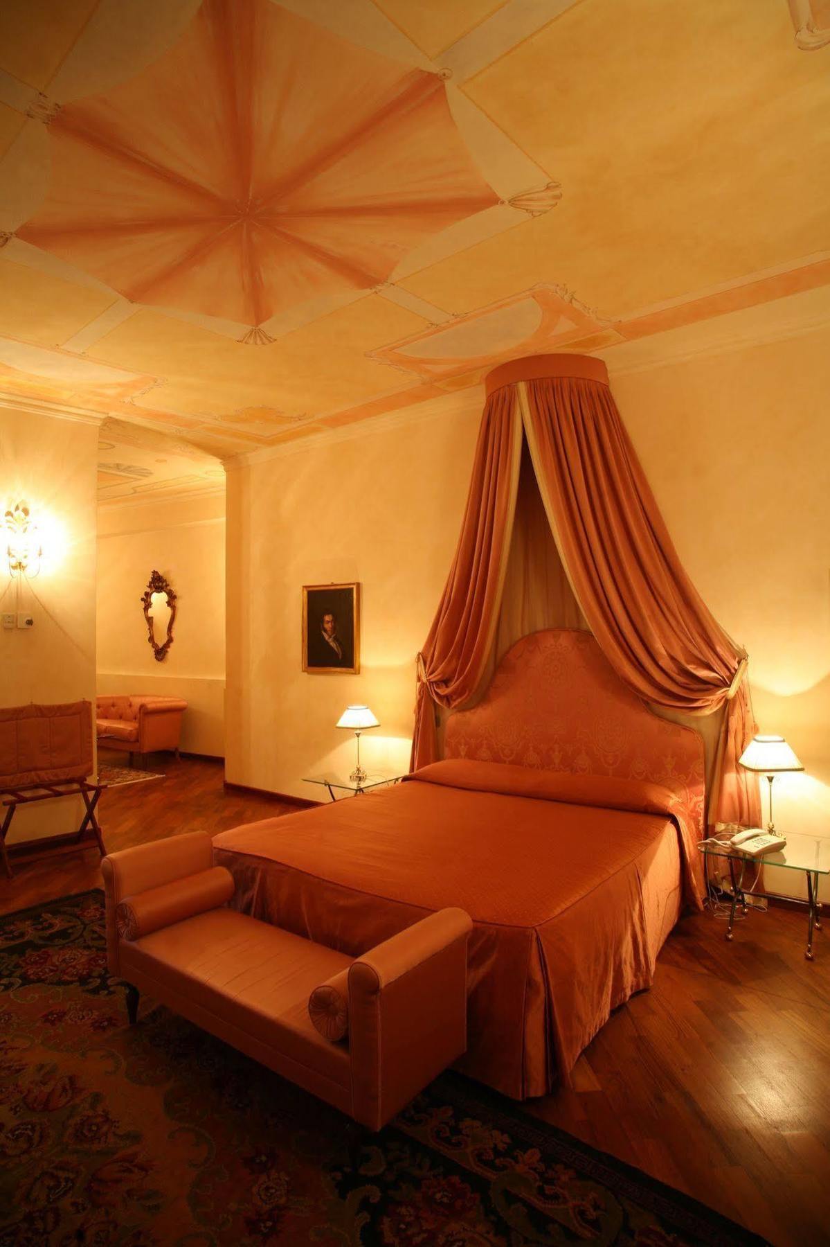 Palazzo Finati Bed & Breakfast Alba  Exterior foto